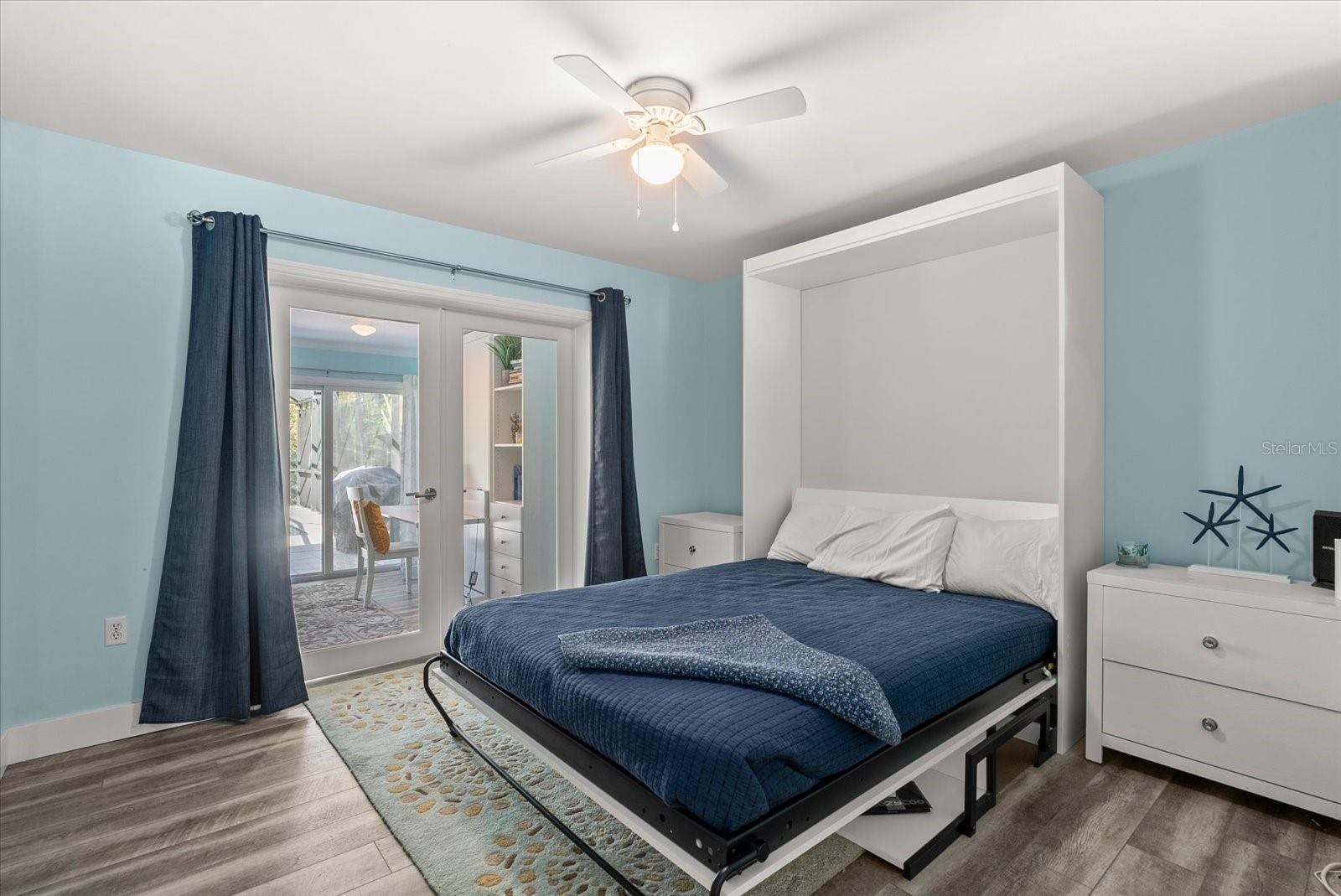 704 TROPICAL CIR, SARASOTA, FL, 34242