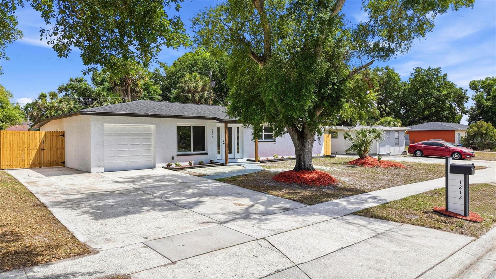 1212 JULIAN LANE DR, TAMPA, FL, 33619