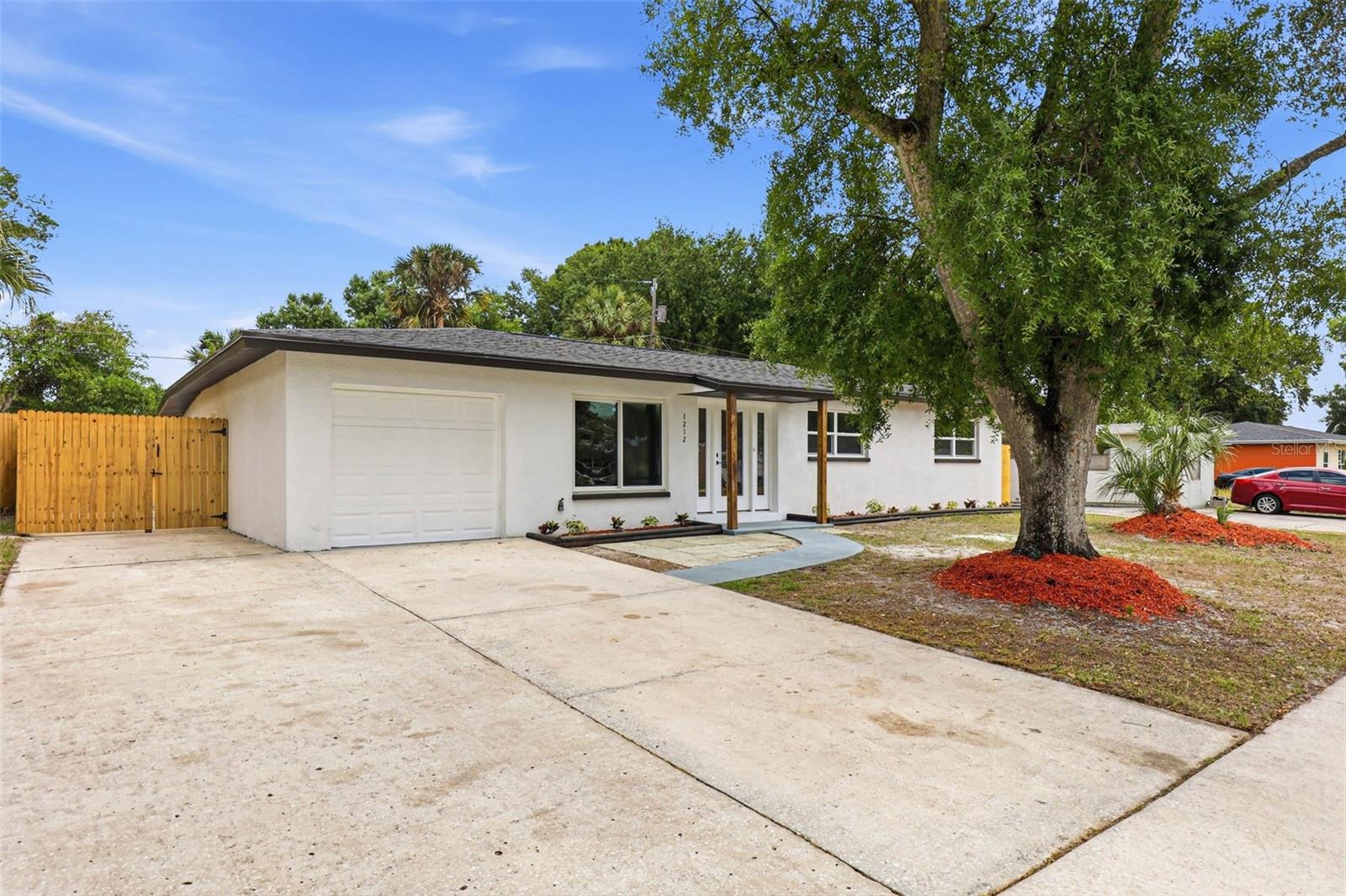 1212 JULIAN LANE DR, TAMPA, FL, 33619