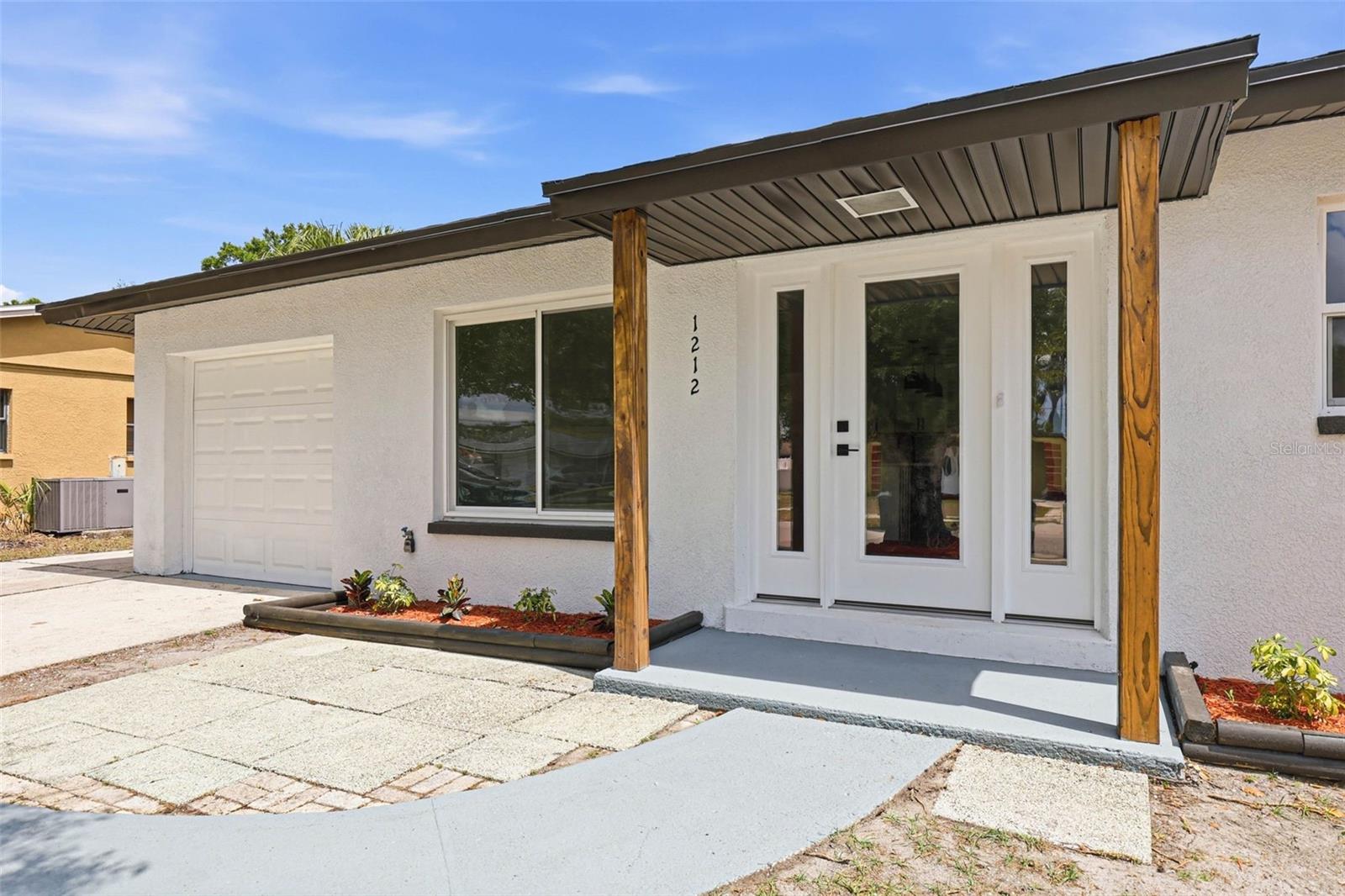 1212 JULIAN LANE DR, TAMPA, FL, 33619