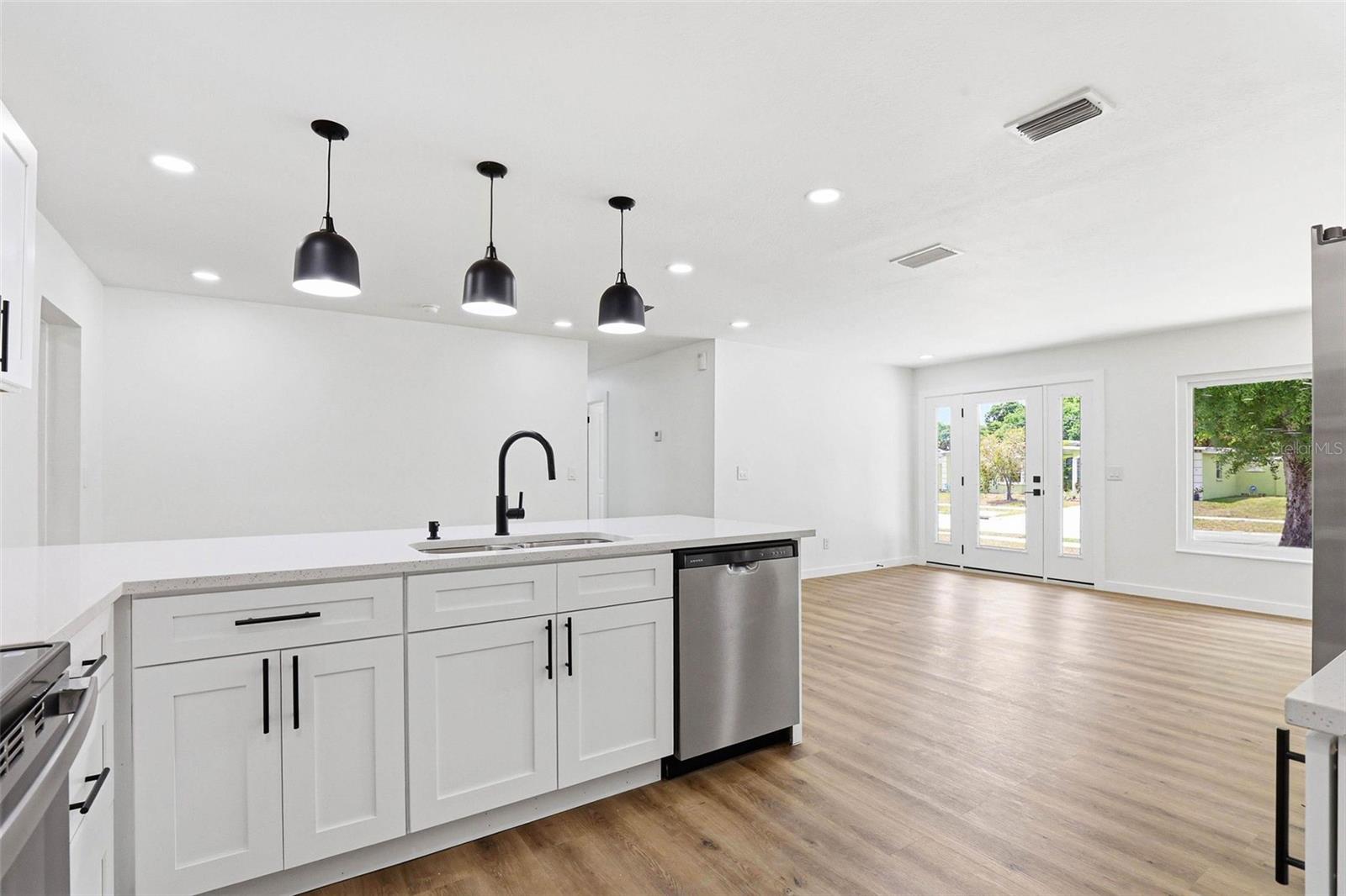 1212 JULIAN LANE DR, TAMPA, FL, 33619