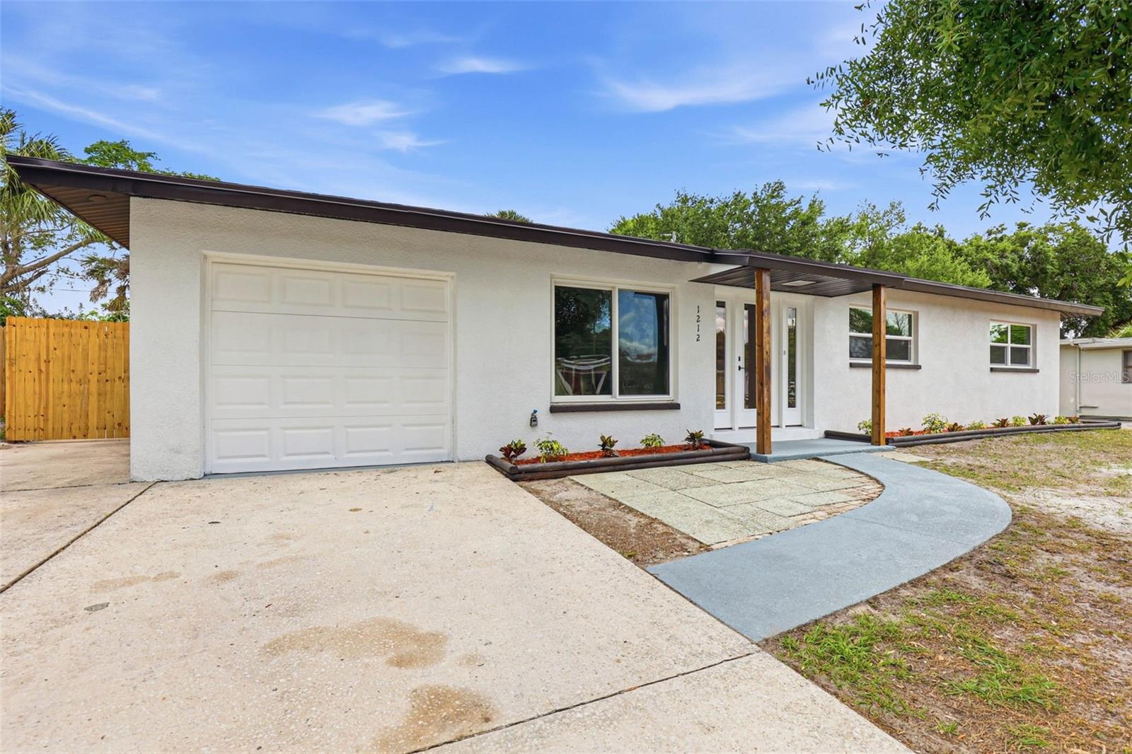 1212 JULIAN LANE DR, TAMPA, FL, 33619