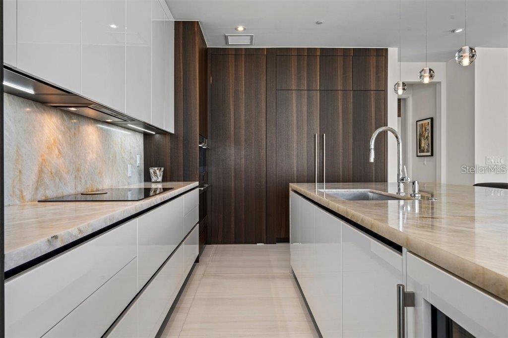 111 GOLDEN GATE PT #802PH, SARASOTA, FL, 34236