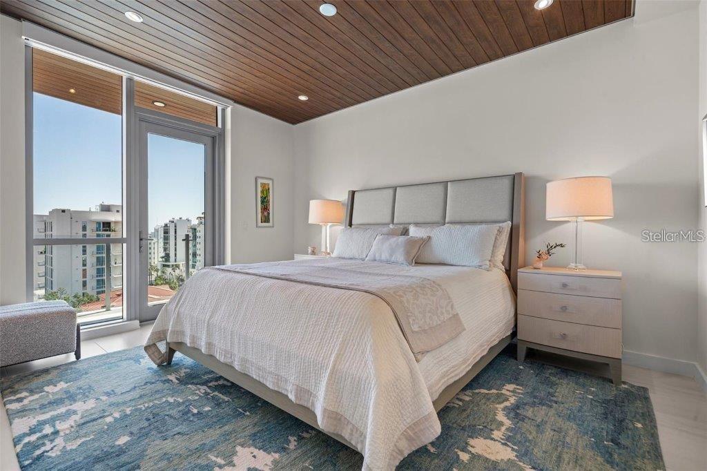 111 GOLDEN GATE PT #802PH, SARASOTA, FL, 34236