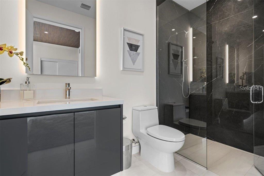 111 GOLDEN GATE PT #802PH, SARASOTA, FL, 34236