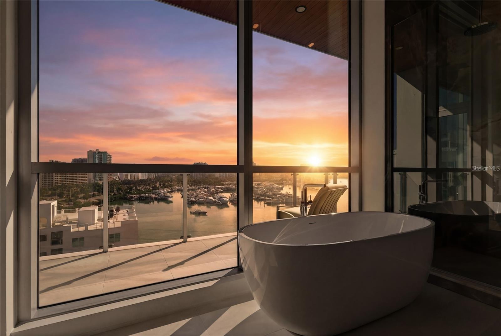 111 GOLDEN GATE PT #802PH, SARASOTA, FL, 34236