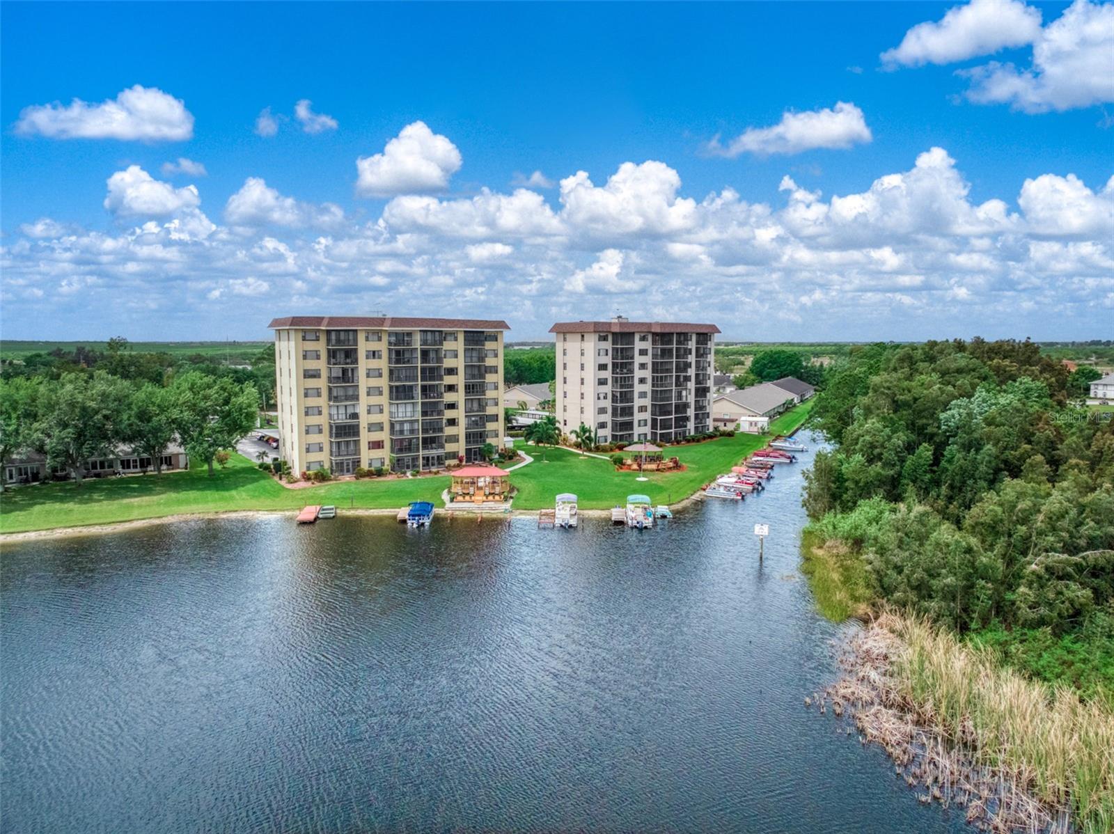 117 COUNTRY CLUB DR #202, LAKE PLACID, FL, 33852