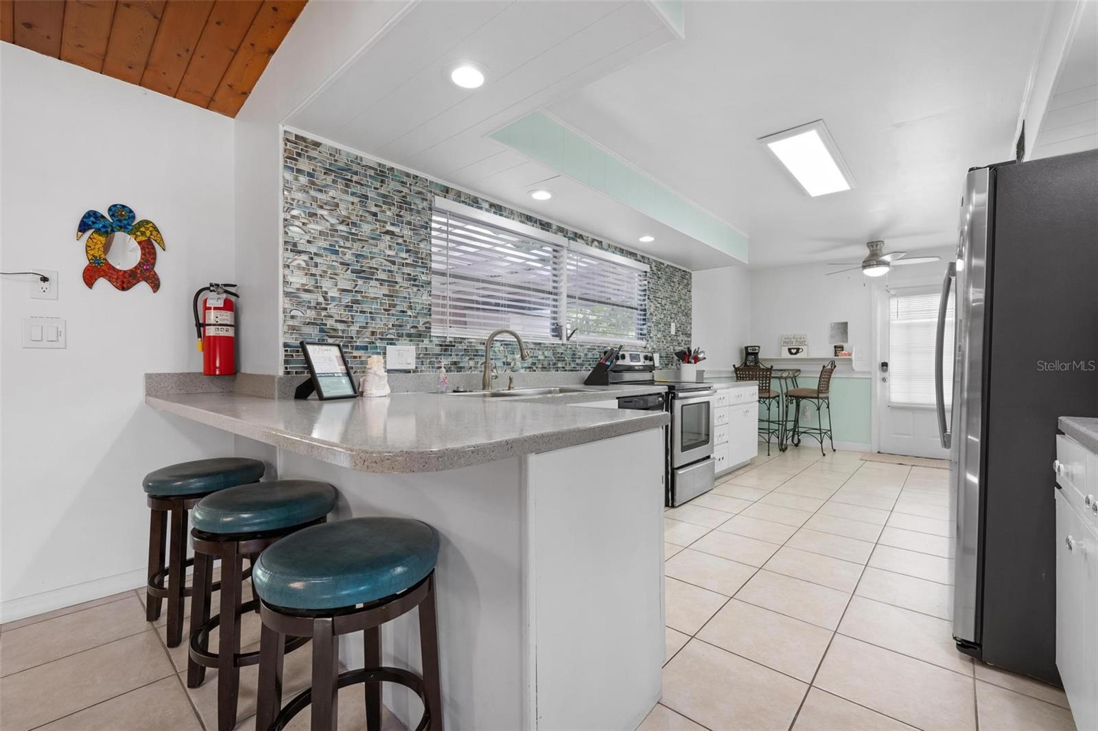 6201 6TH AVE NW, BRADENTON, FL, 34209