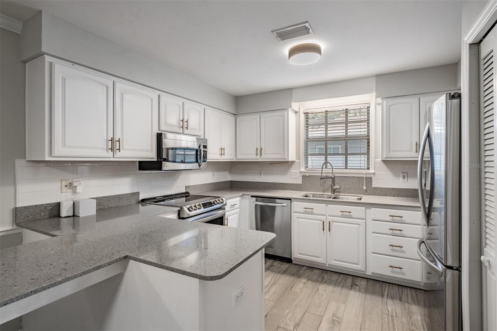 3220 W BAY VILLA AVE, TAMPA, FL, 33611