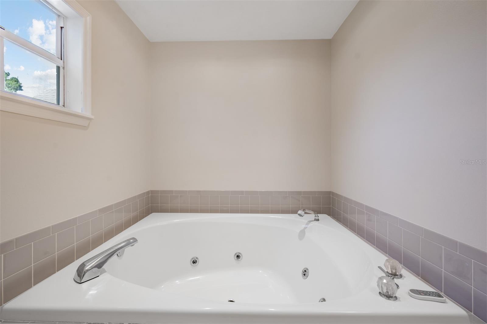 3220 W BAY VILLA AVE, TAMPA, FL, 33611