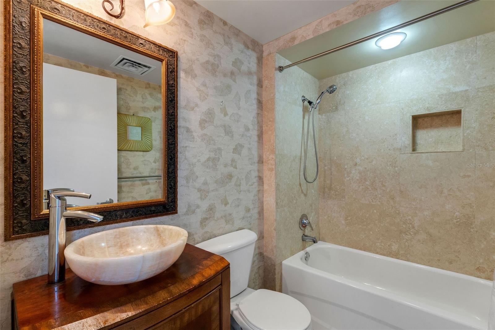 1990 MAIN ST #4, SARASOTA, FL, 34236