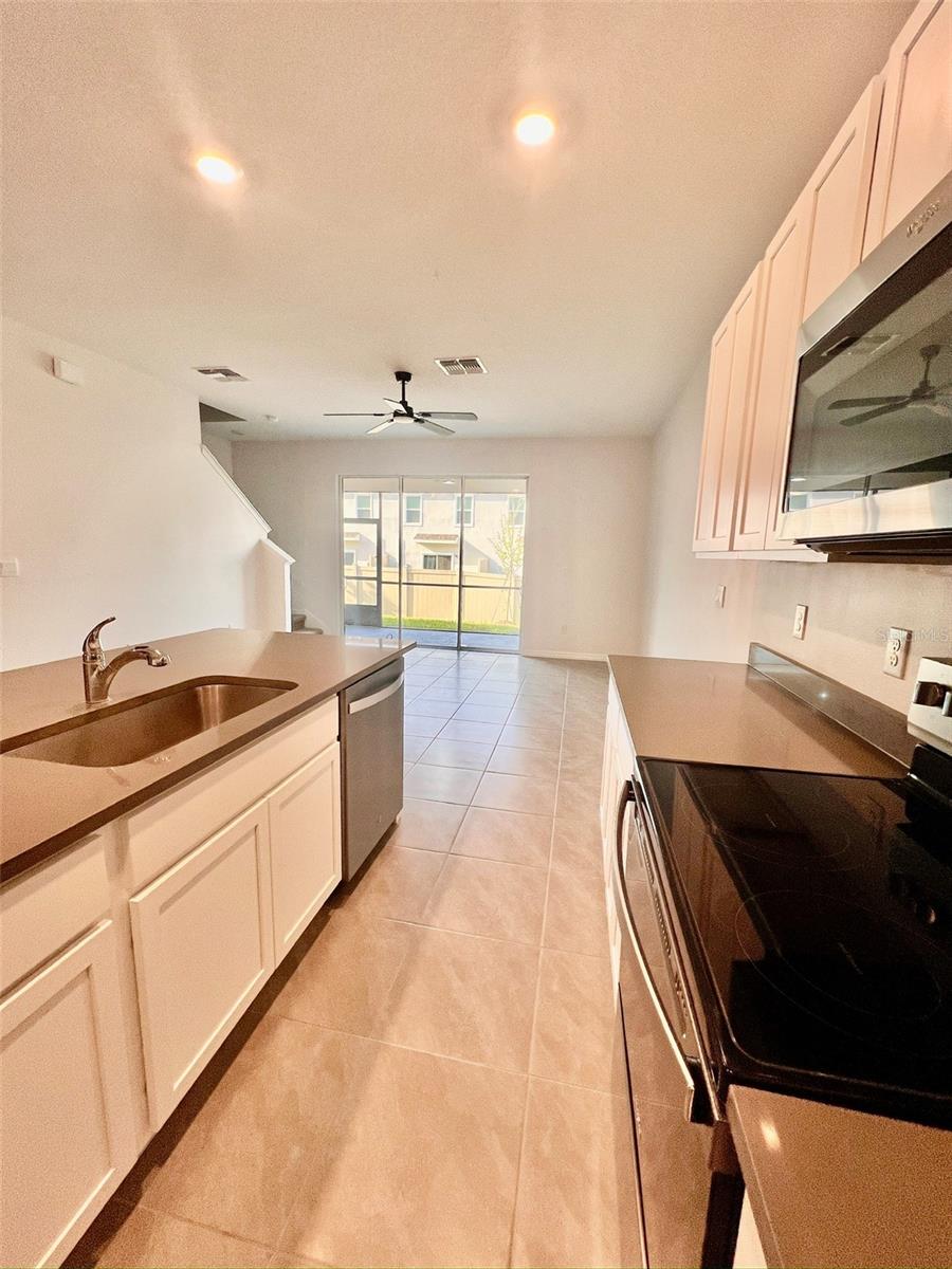 31325 MIDNIGHT SUN WAY, WESLEY CHAPEL, FL, 33545