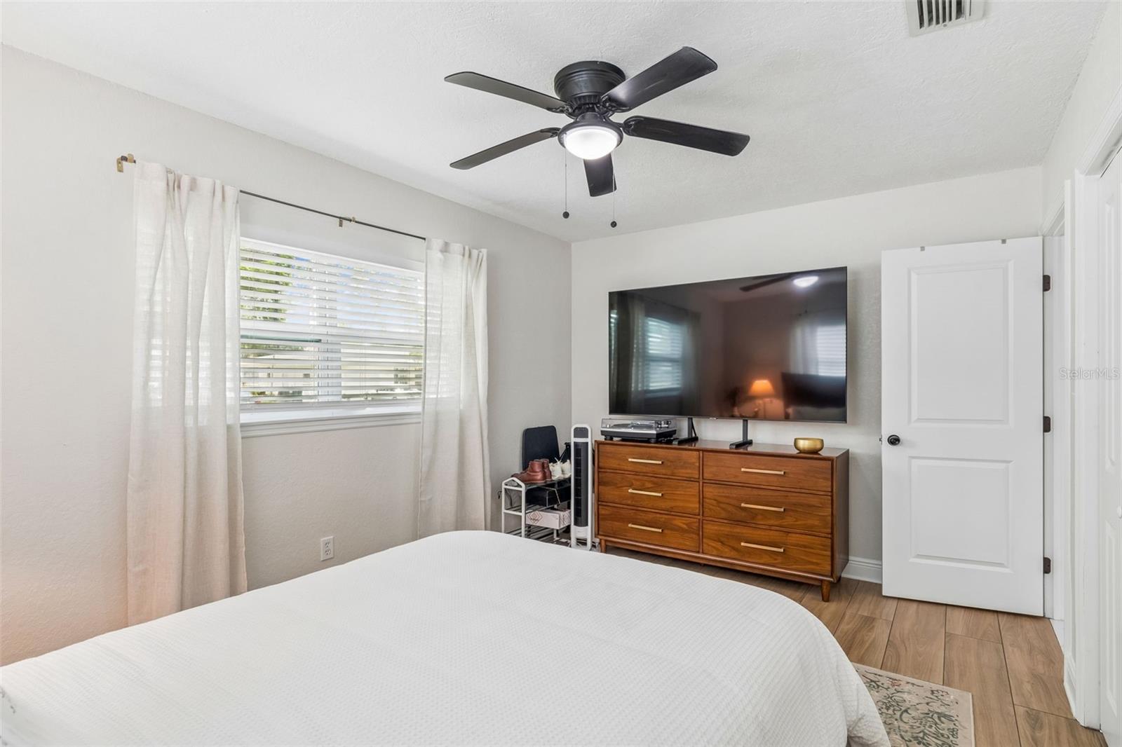 1618 BARRY RD, CLEARWATER, FL, 33756