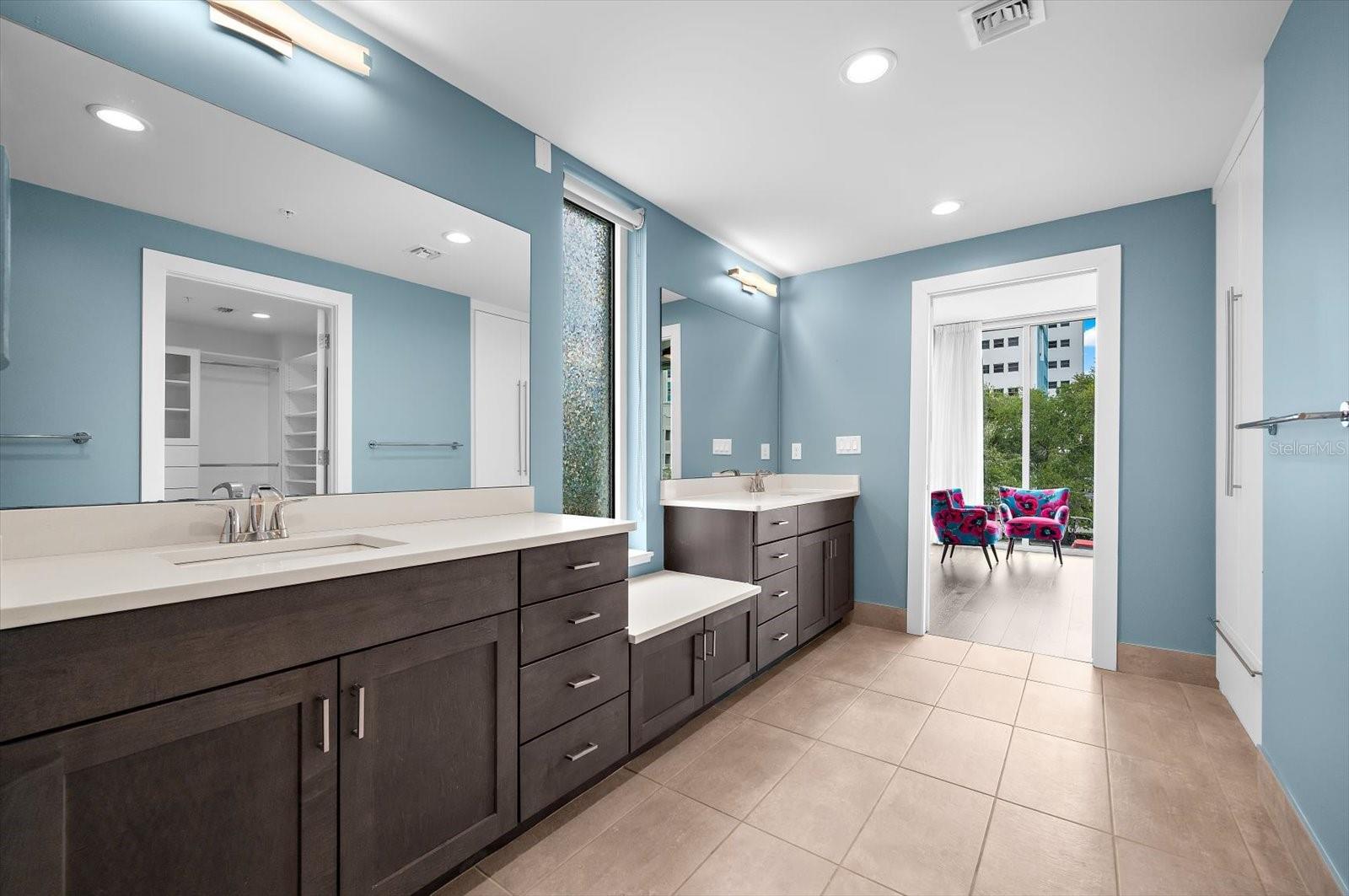 176 4TH AVE NE #201, ST PETERSBURG, FL, 33701