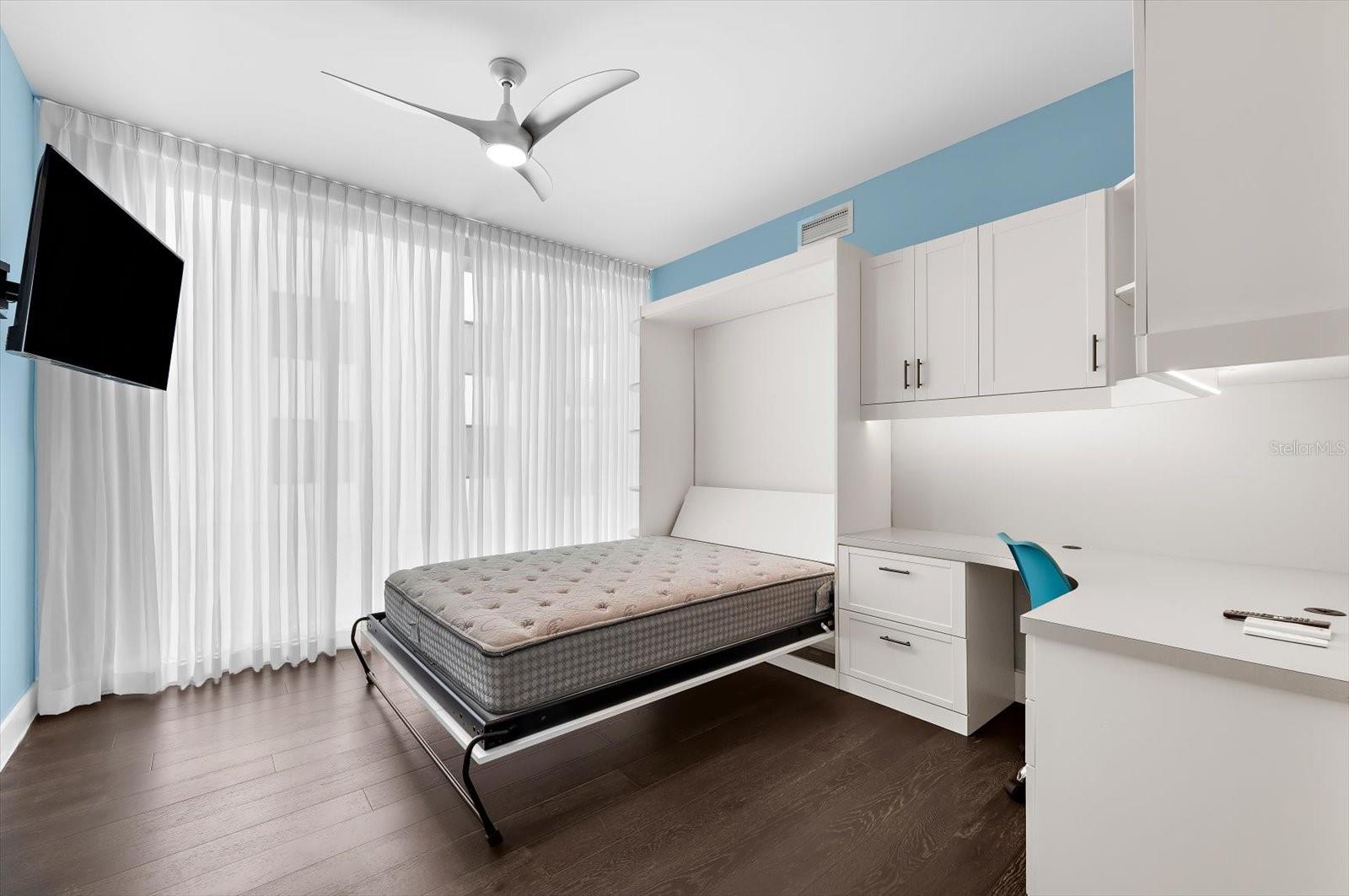 176 4TH AVE NE #201, ST PETERSBURG, FL, 33701