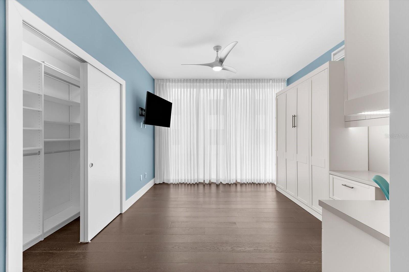 176 4TH AVE NE #201, ST PETERSBURG, FL, 33701