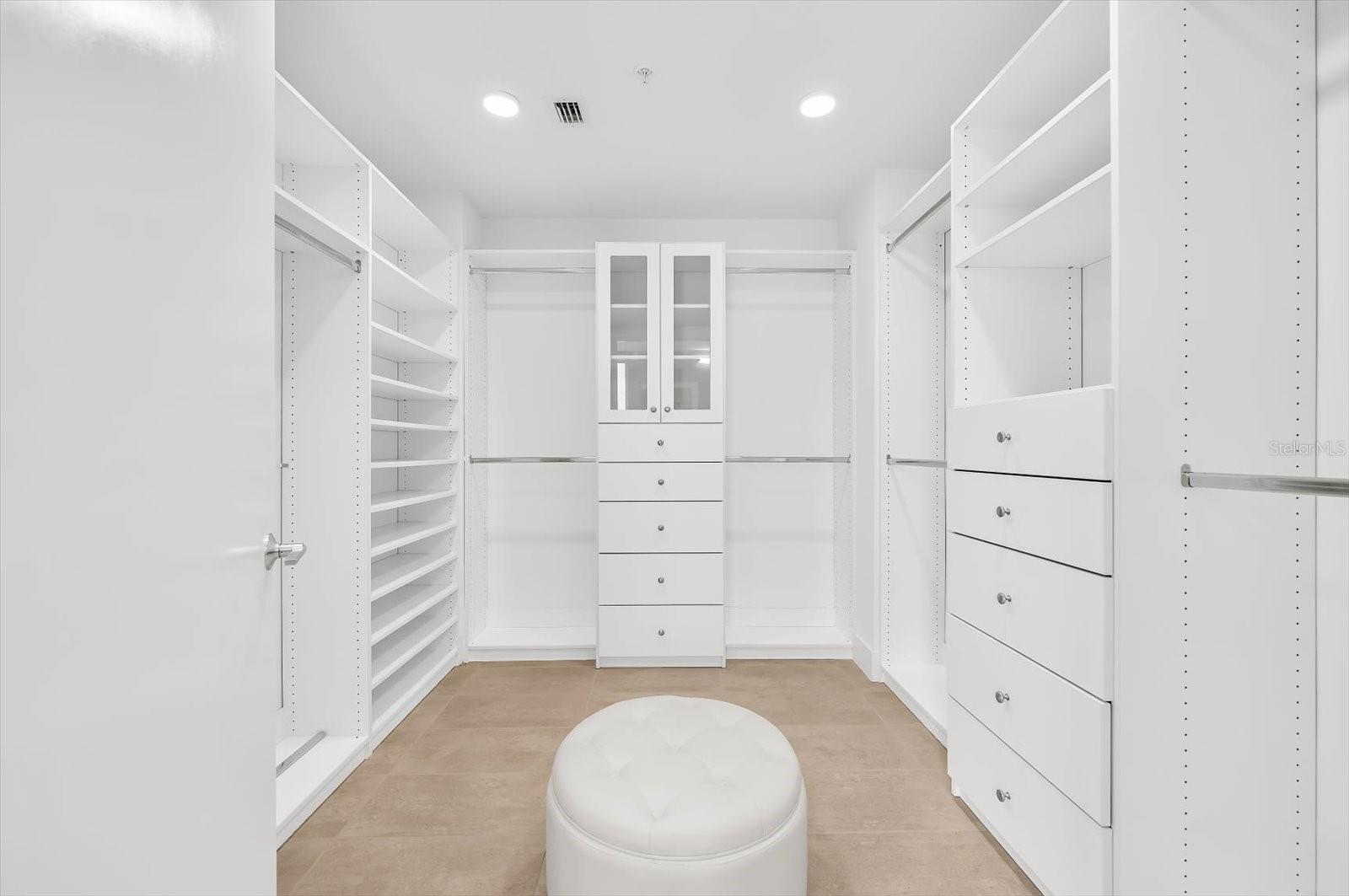 176 4TH AVE NE #201, ST PETERSBURG, FL, 33701