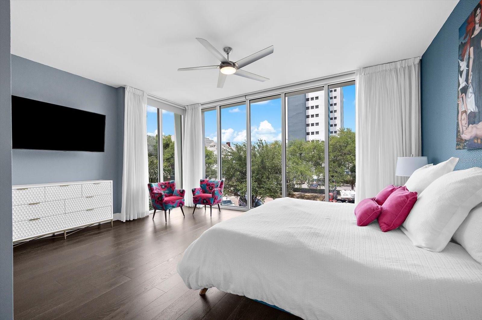 176 4TH AVE NE #201, ST PETERSBURG, FL, 33701