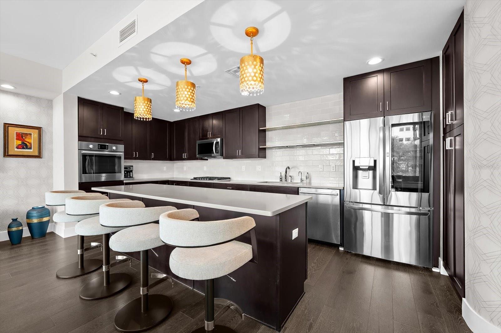 176 4TH AVE NE #201, ST PETERSBURG, FL, 33701