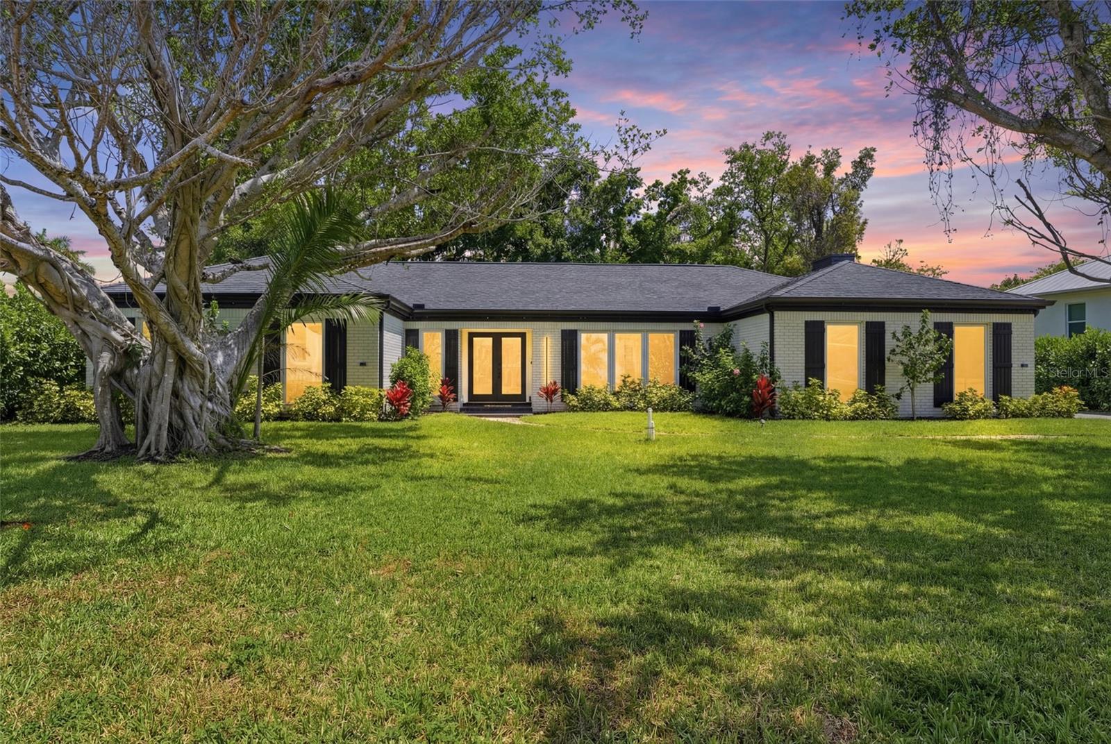3931 W RIVERSIDE DR, FORT MYERS, FL, 33901