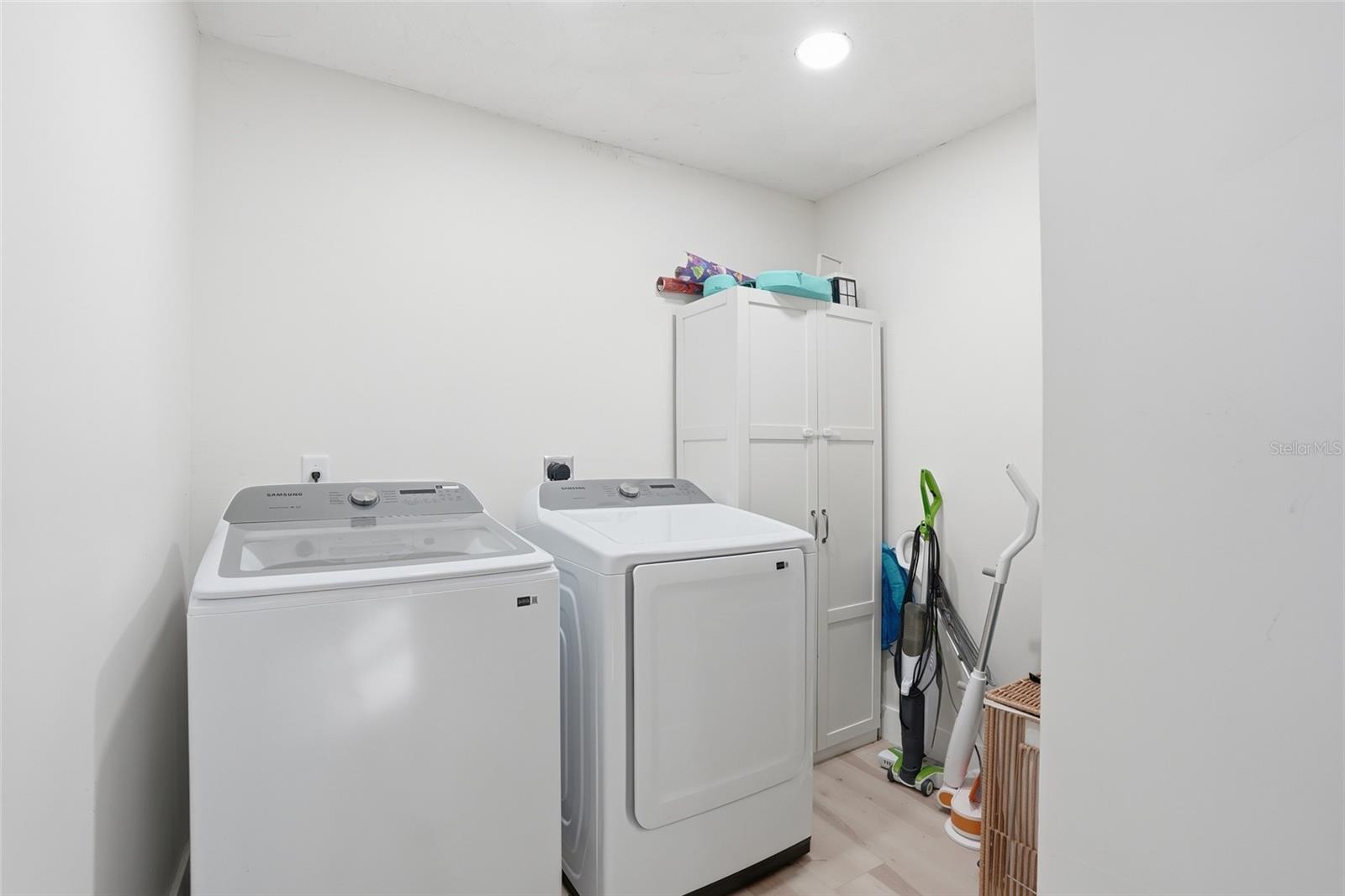 3931 W RIVERSIDE DR, FORT MYERS, FL, 33901