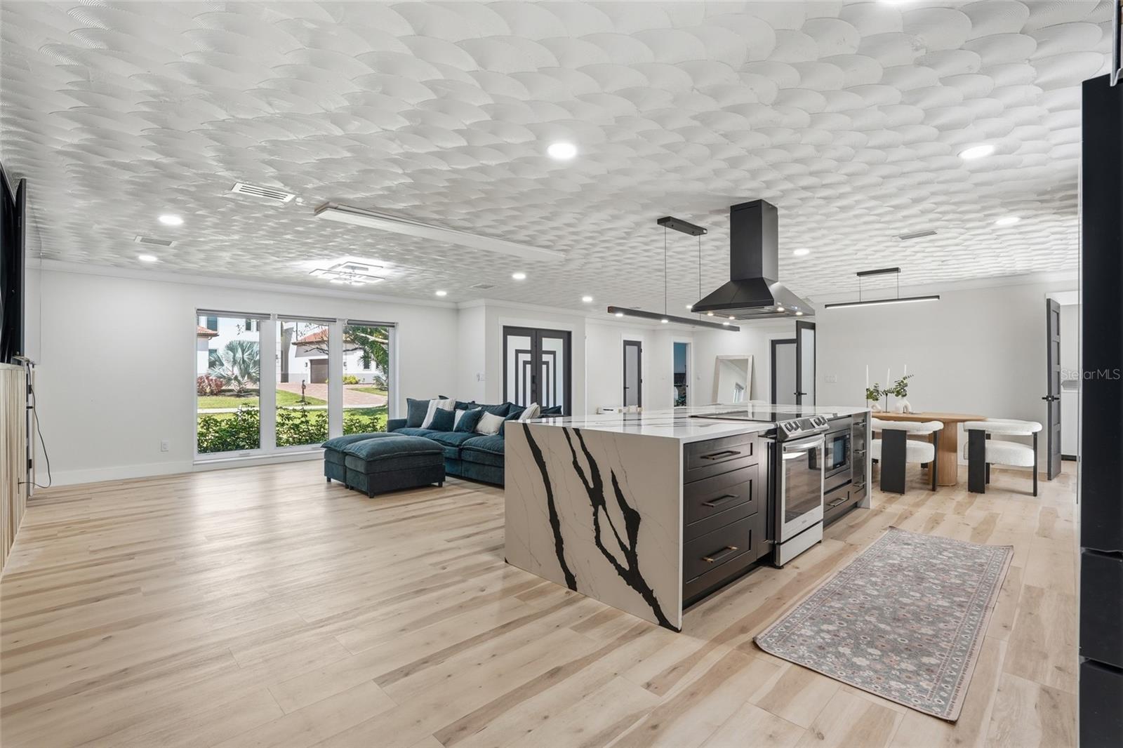3931 W RIVERSIDE DR, FORT MYERS, FL, 33901