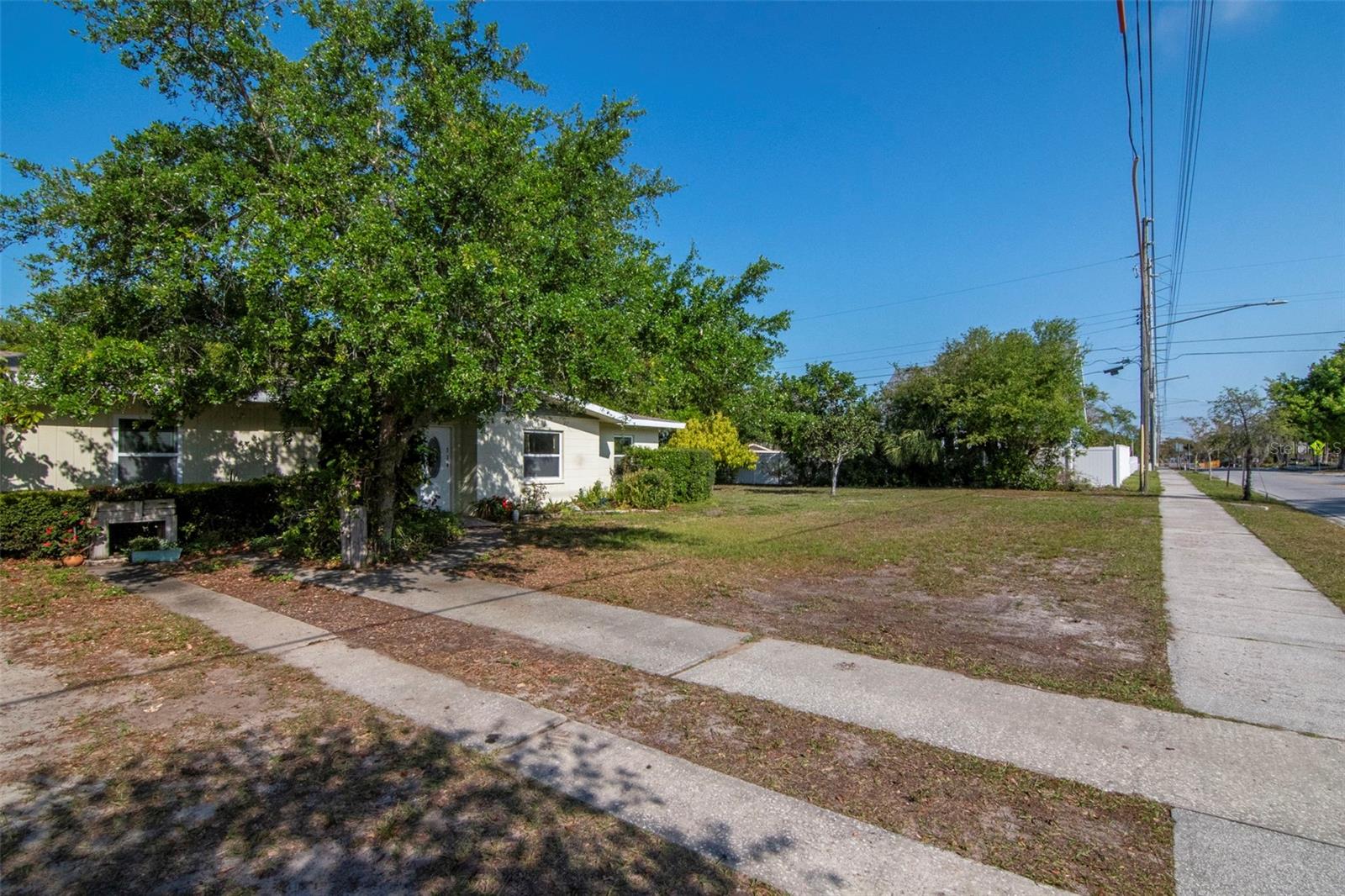 230 MILWAUKEE AVE, DUNEDIN, FL, 34698