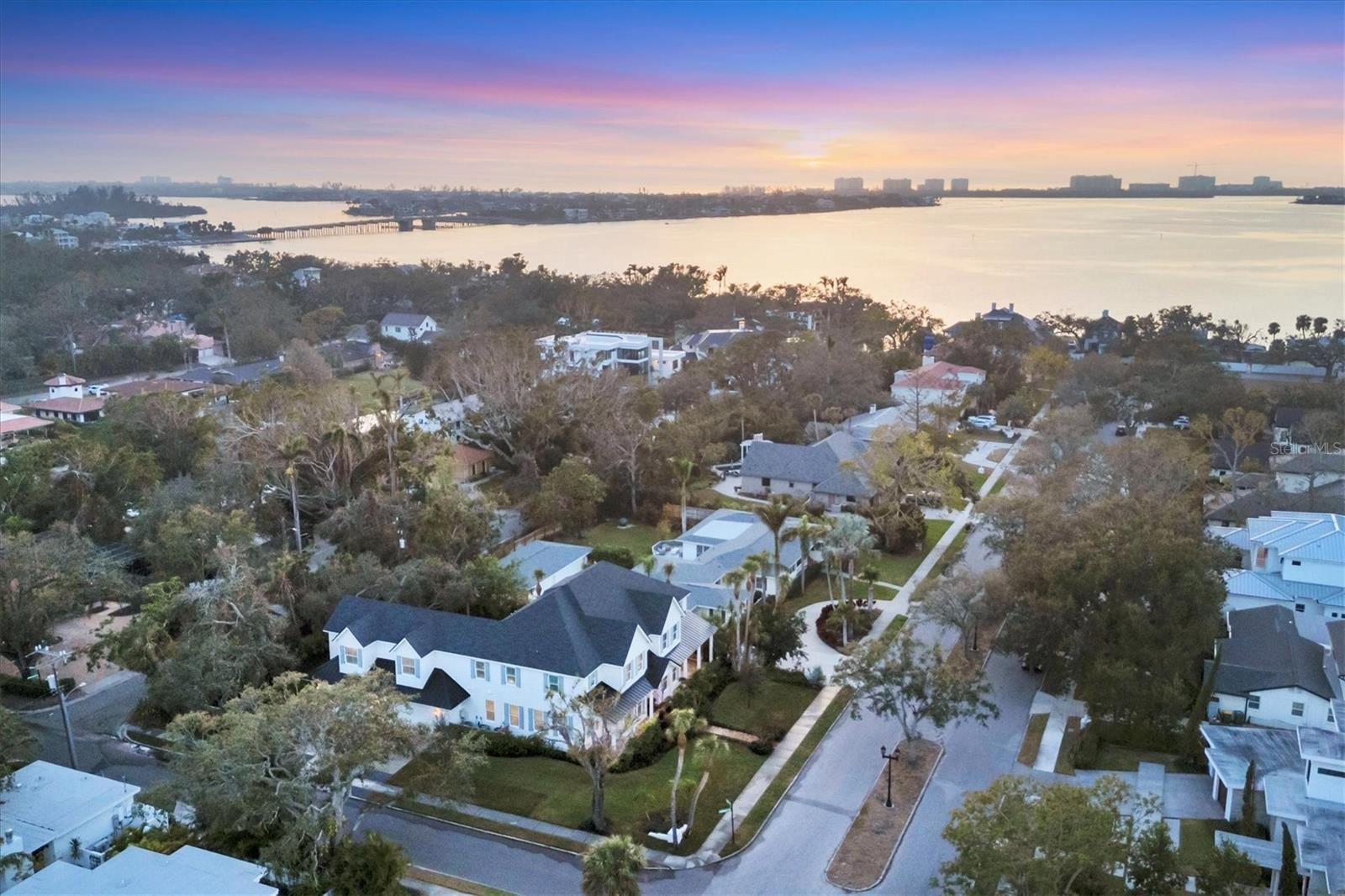1686 NORTH DR, SARASOTA, FL, 34239