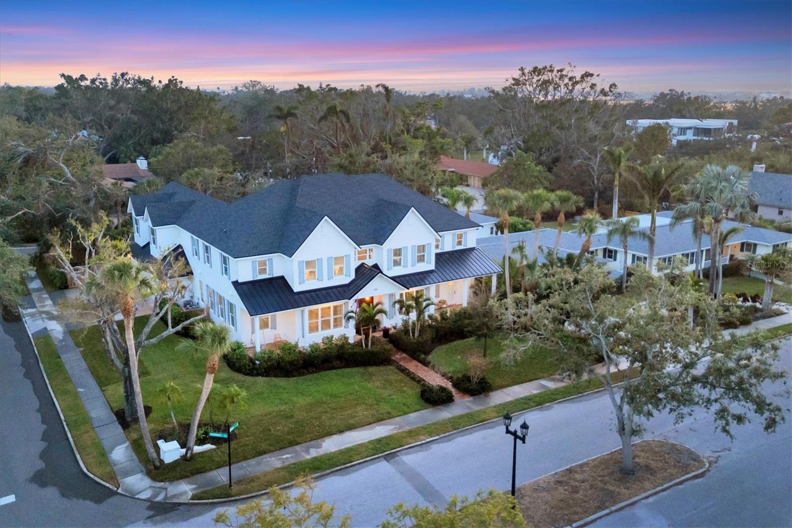 1686 NORTH DR, SARASOTA, FL, 34239