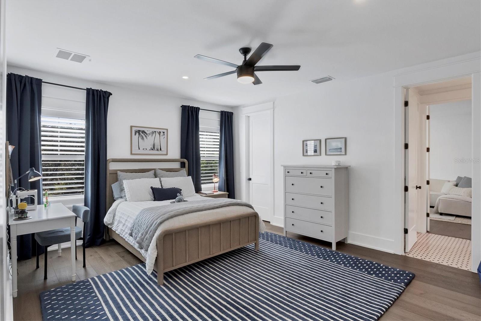 1686 NORTH DR, SARASOTA, FL, 34239