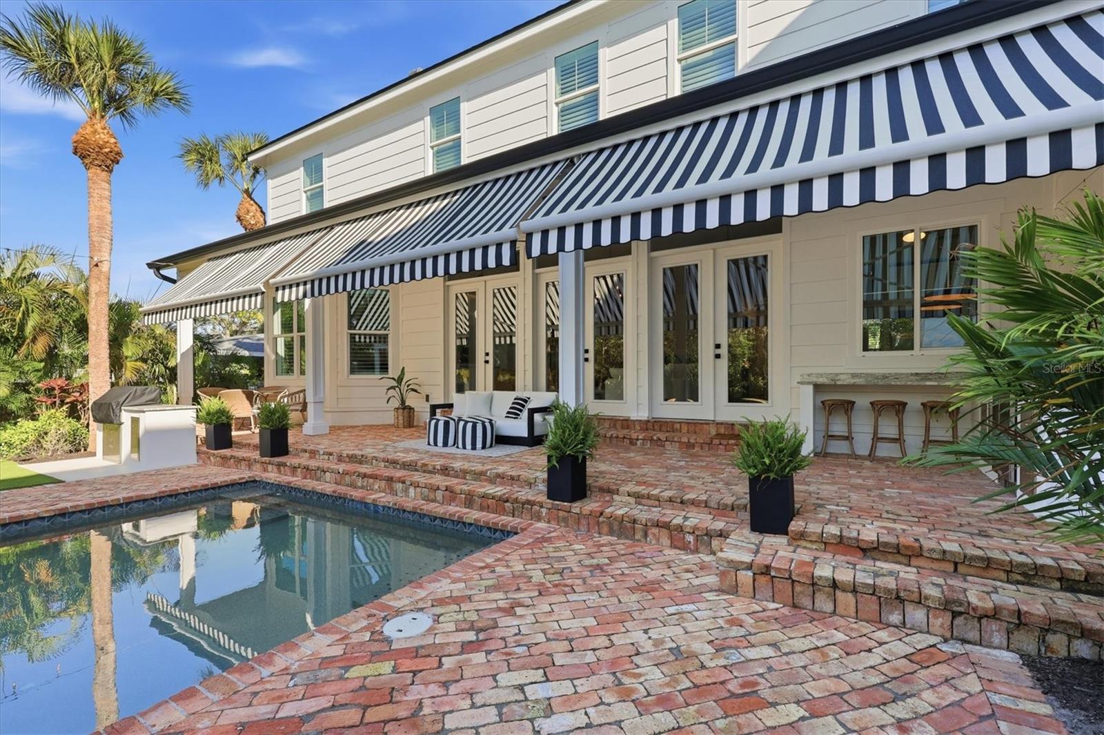 1686 NORTH DR, SARASOTA, FL, 34239