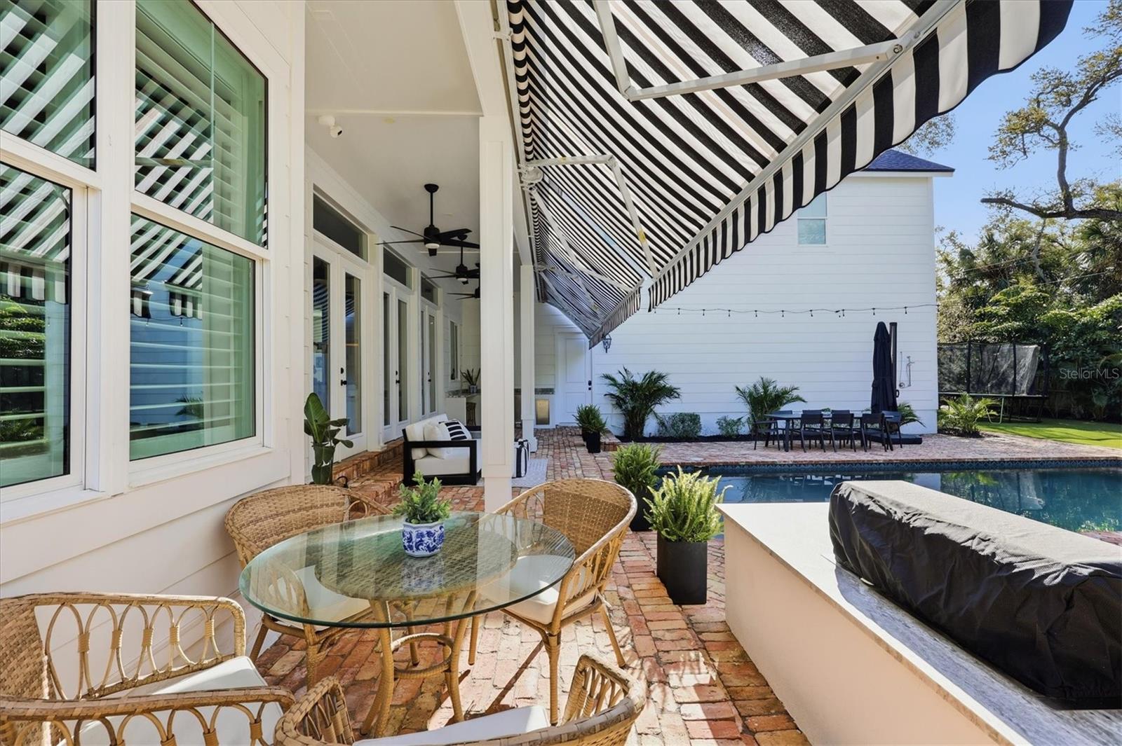 1686 NORTH DR, SARASOTA, FL, 34239