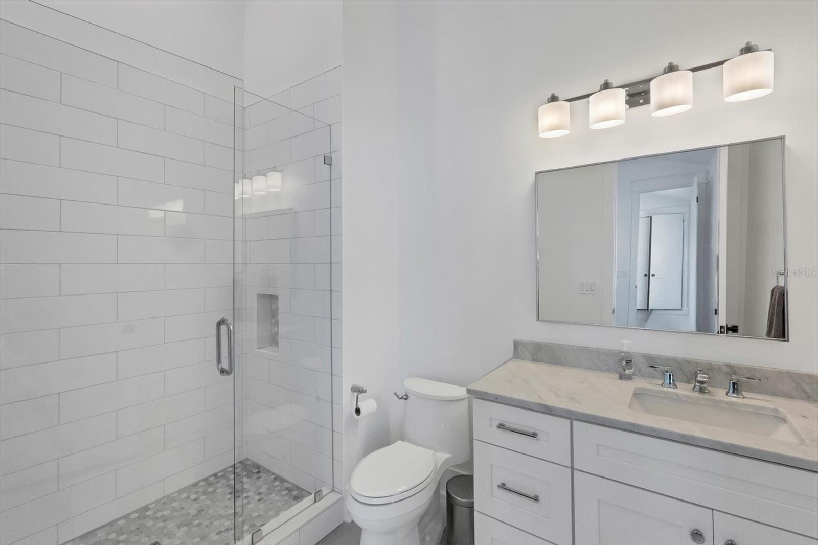 1686 NORTH DR, SARASOTA, FL, 34239