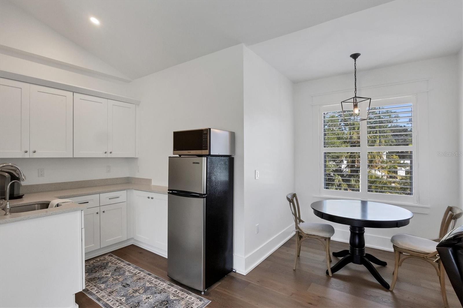 1686 NORTH DR, SARASOTA, FL, 34239