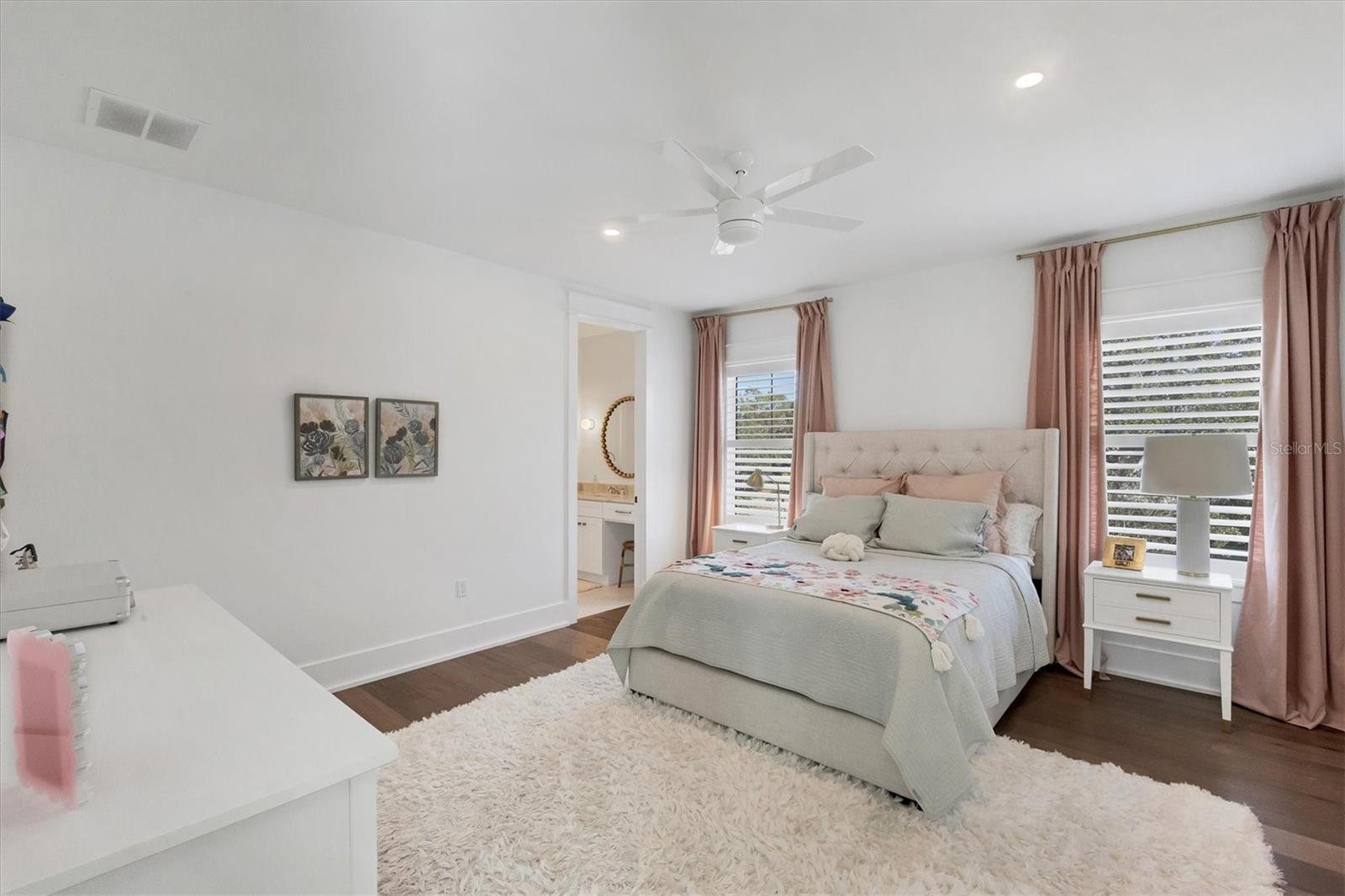 1686 NORTH DR, SARASOTA, FL, 34239