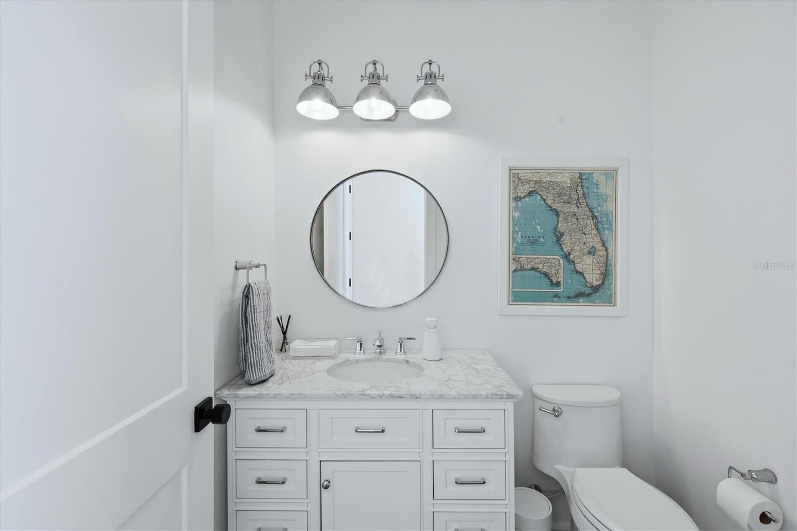 1686 NORTH DR, SARASOTA, FL, 34239