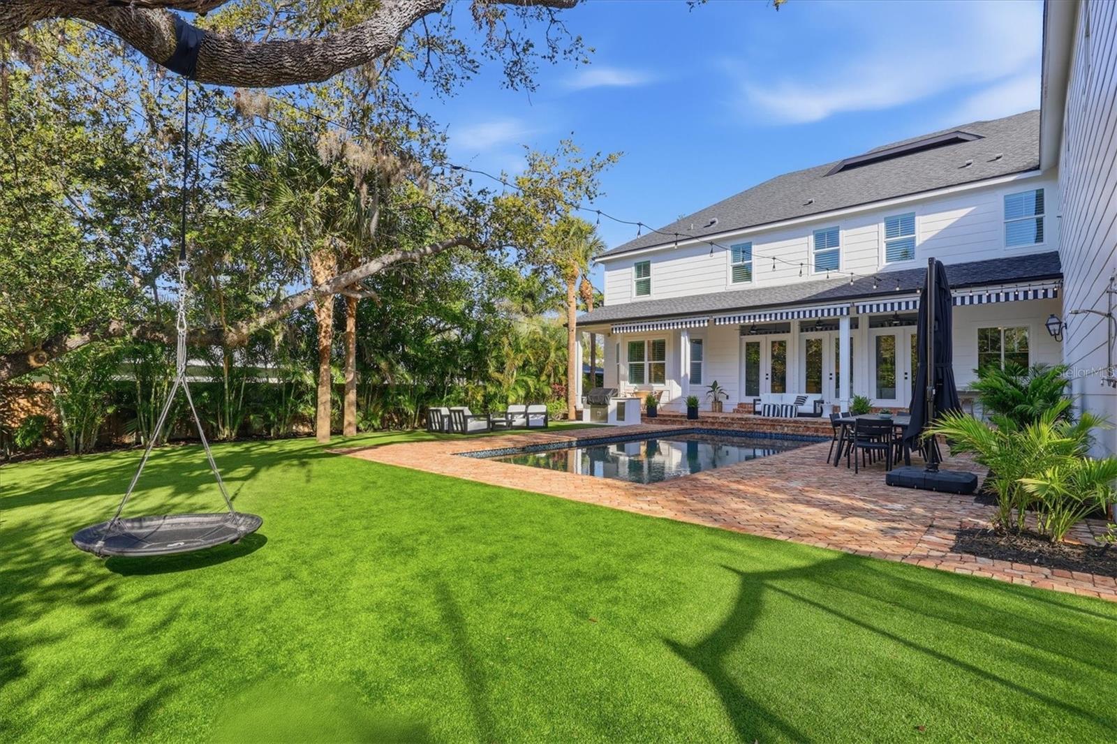 1686 NORTH DR, SARASOTA, FL, 34239