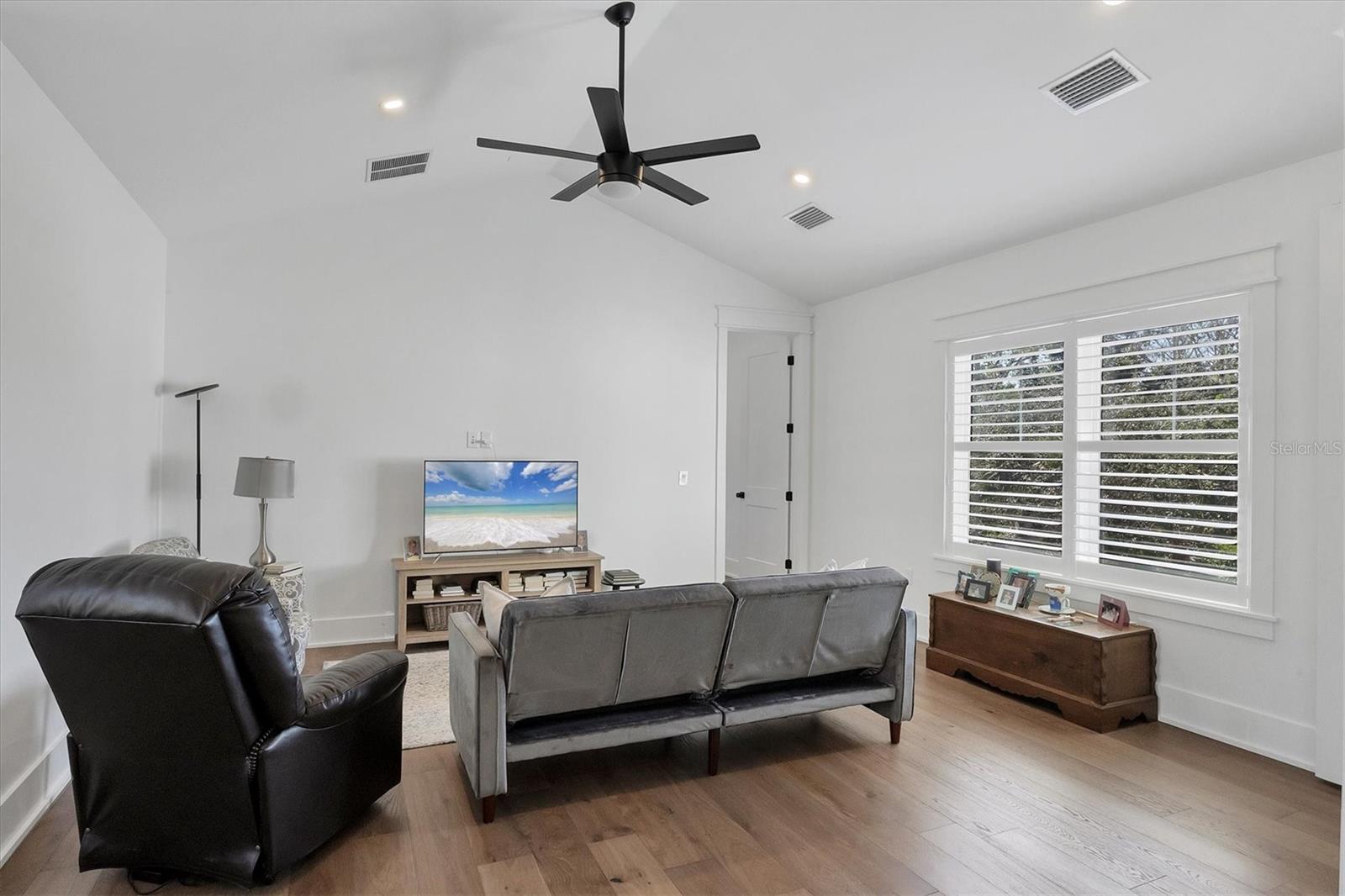 1686 NORTH DR, SARASOTA, FL, 34239