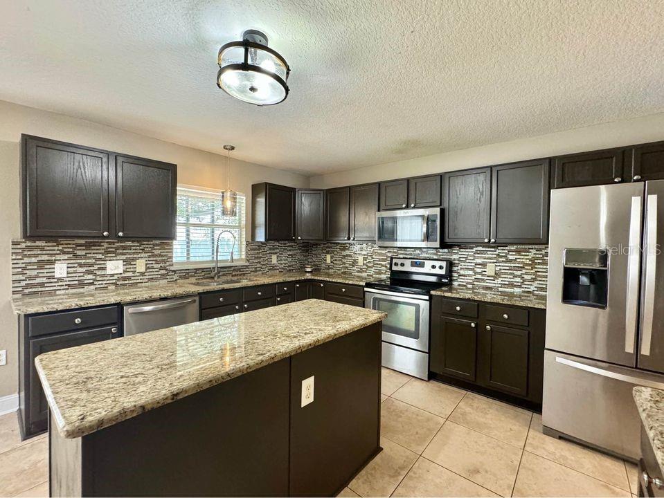 800 CLEAR BROOK CT, FRUITLAND PARK, FL, 34731