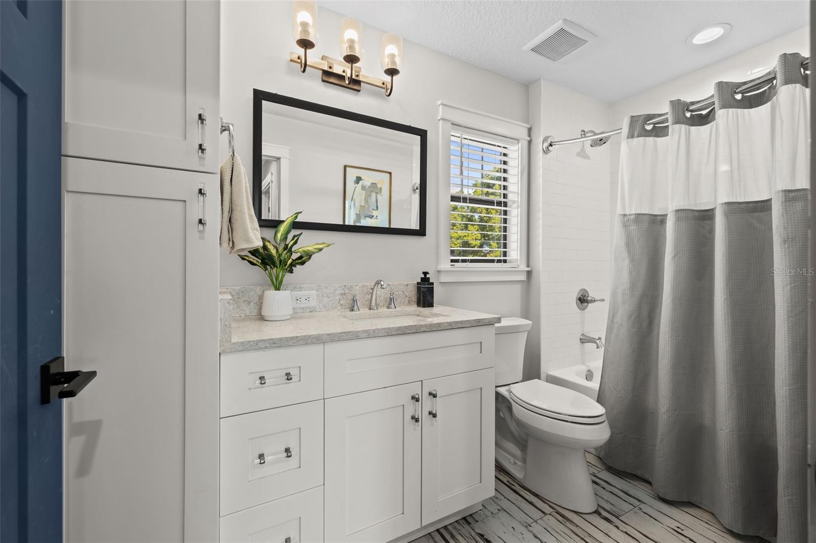2820 N CENTRAL CT, TAMPA, FL, 33602