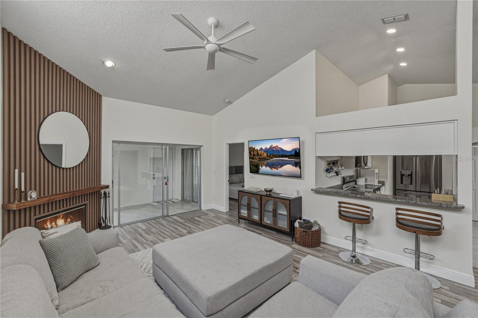 8601 COTTONWAY LN, TAMPA, FL, 33635