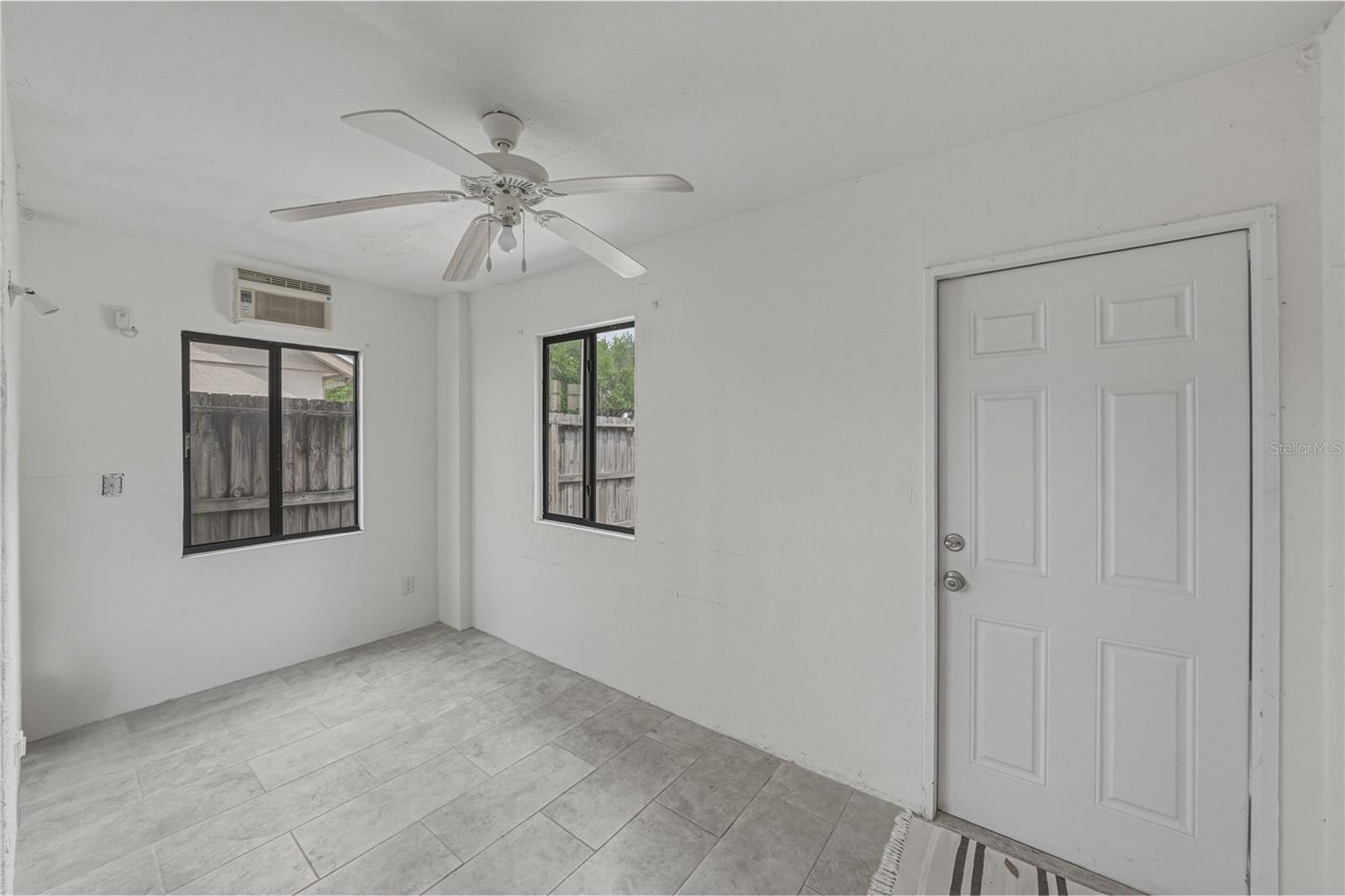 8601 COTTONWAY LN, TAMPA, FL, 33635