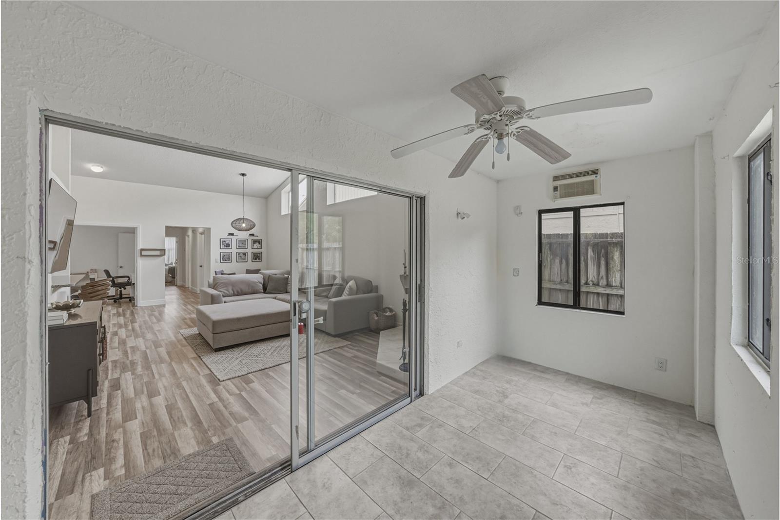 8601 COTTONWAY LN, TAMPA, FL, 33635