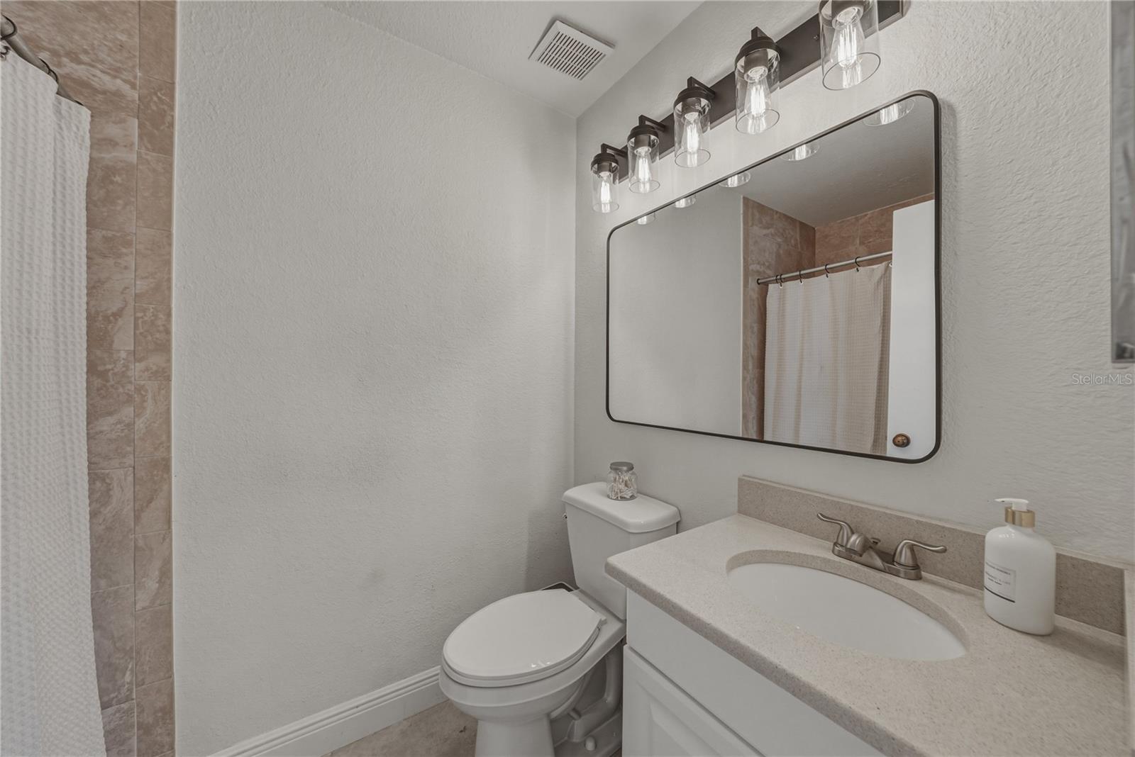 8601 COTTONWAY LN, TAMPA, FL, 33635