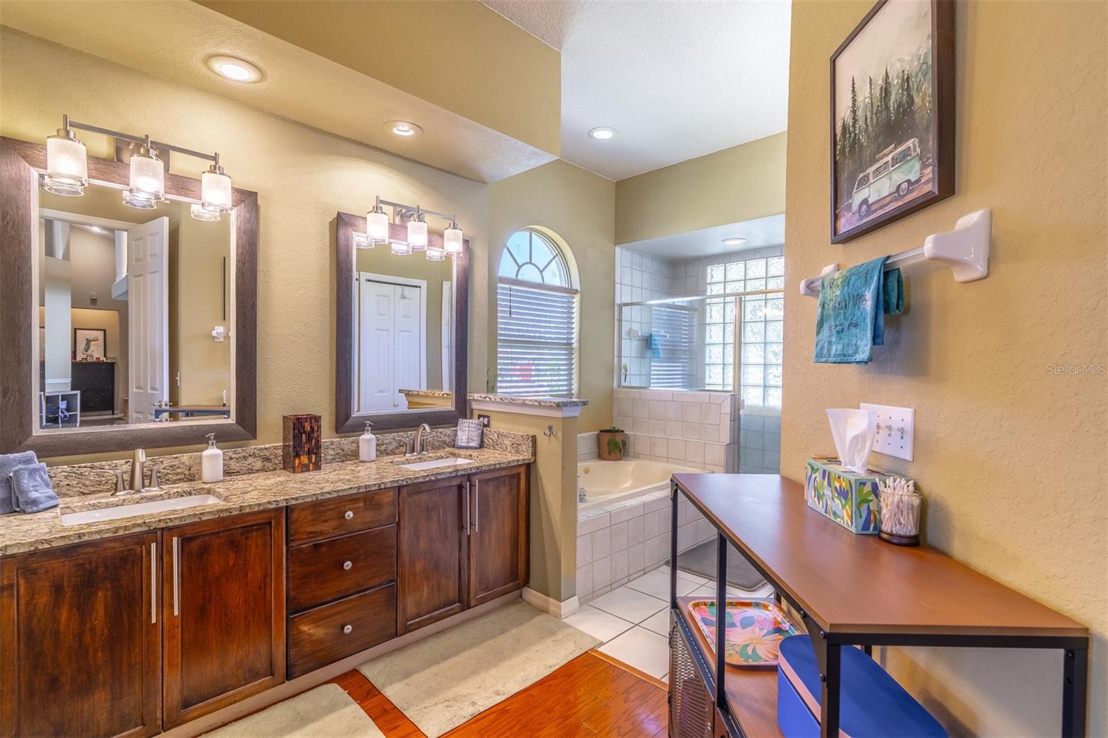 987 KERWOOD CIR, OVIEDO, FL, 32765