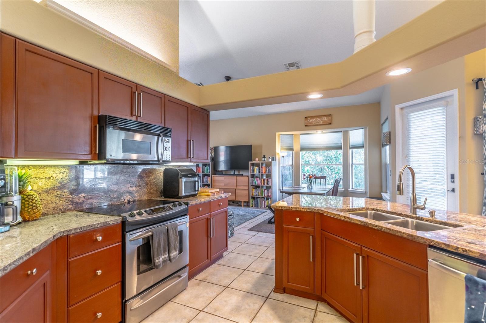 987 KERWOOD CIR, OVIEDO, FL, 32765