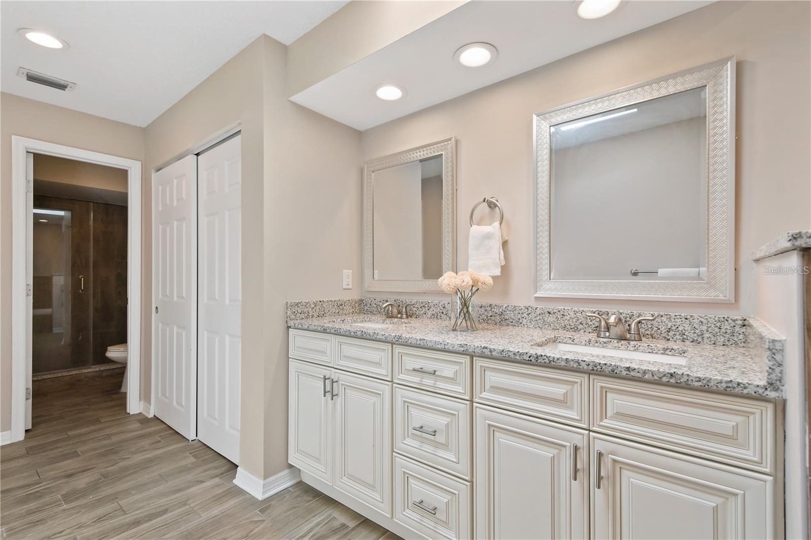 7037 EDGEWORTH DR, ORLANDO, FL, 32819