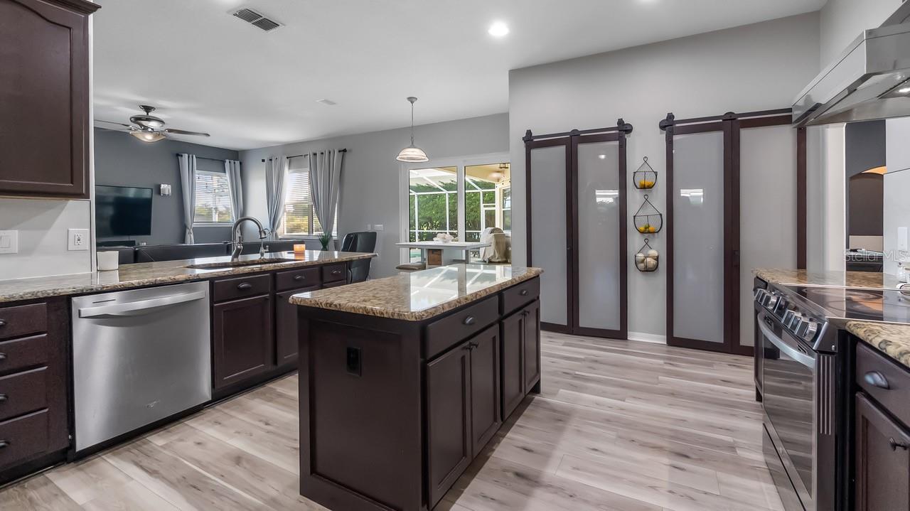 7351 SPRING MOUNTAIN LN, YALAHA, FL, 34797