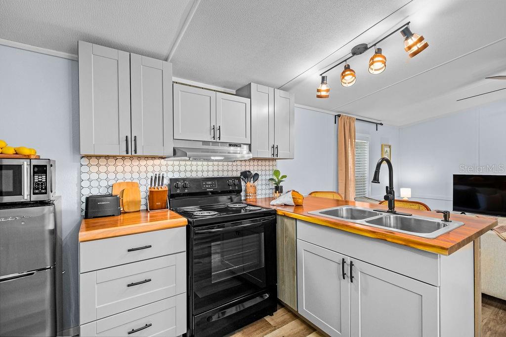 341 SW YALE TER, FORT WHITE, FL, 32038