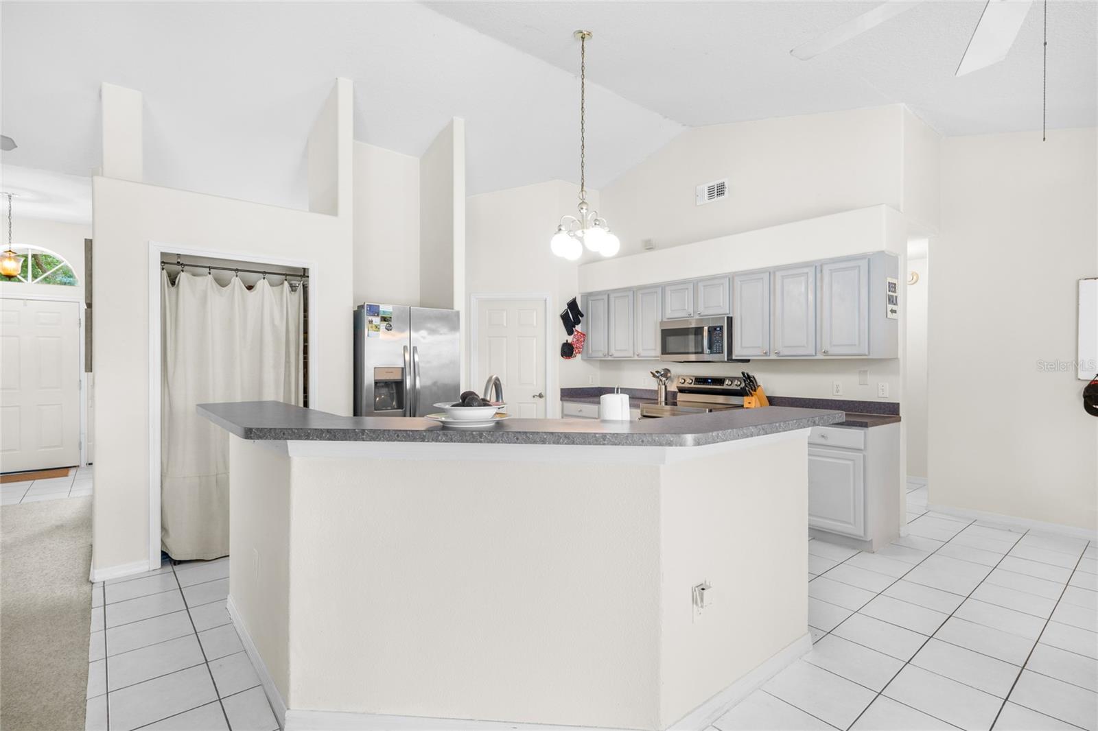 1839 QUEEN PALM DR, APOPKA, FL, 32712